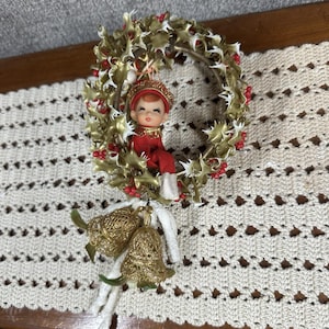 Vintage NAPCO Christmas Pixie Elf Knee Hugger Wreath Swing Decor Japan 5.5x7.5"