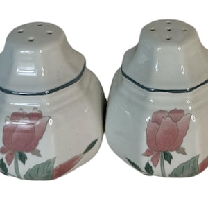 Vintage Mikasa Silk Flowers Salt & Pepper Shaker Set White Pink Green 3&quot; Japan