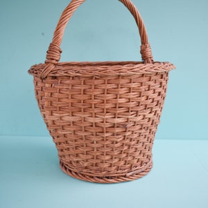 Cesta de mimbre antigua, cesta grande vintage, cesta tejida, cesta de punto vintage, cesta de mimbre retro, cesta rústica, cesta hecha a mano, decoración del hogar