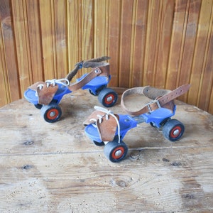 Vintage Kids Roller Skates, Retro Kids Roller Skates, Kids Roller Skates with Plastic Pads, Kids Roller Skates with Genuine Leather Straps