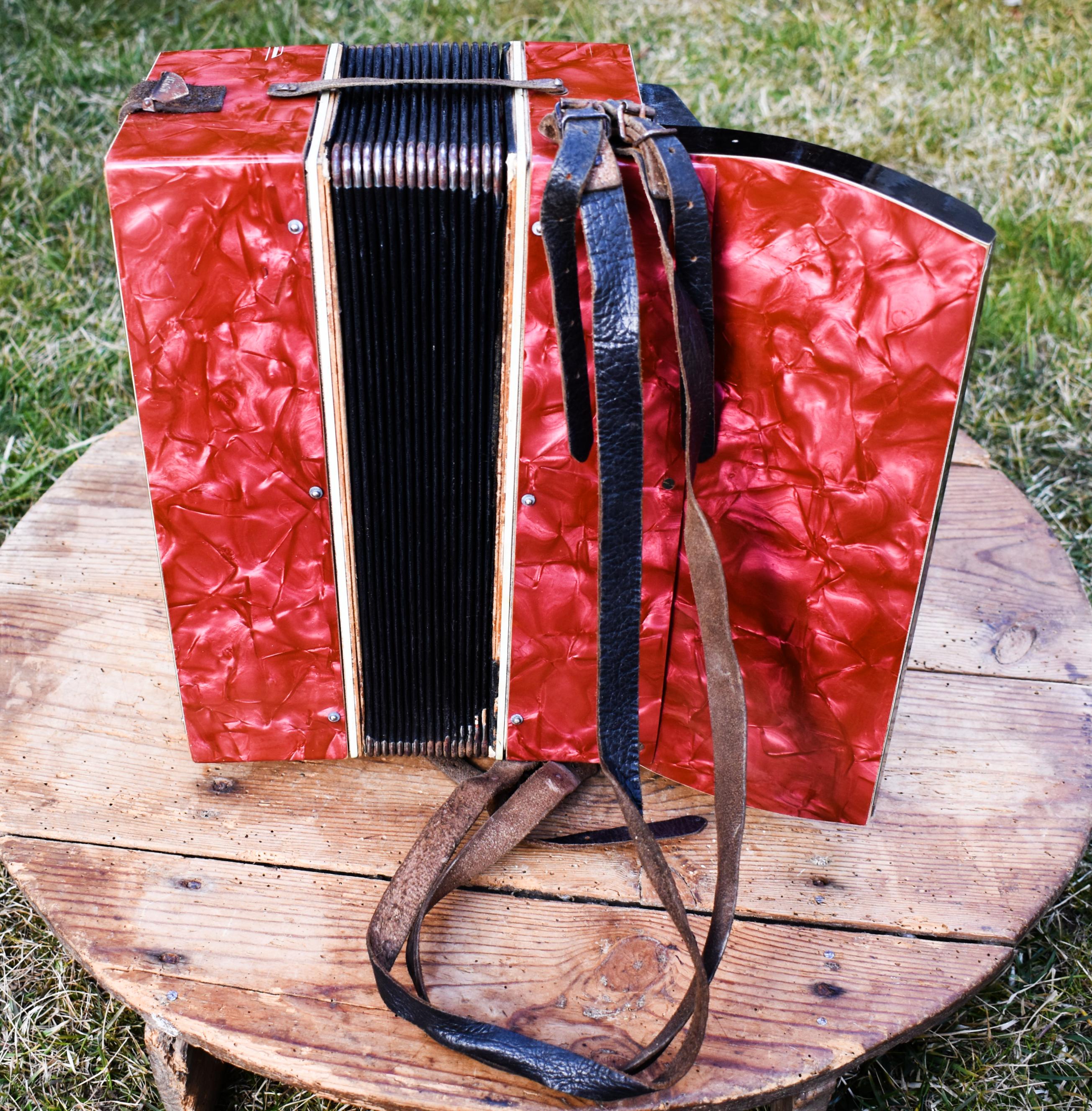 ヴィンテージ子供用アコーディオン：32ベース、ドイツ製、1960年代