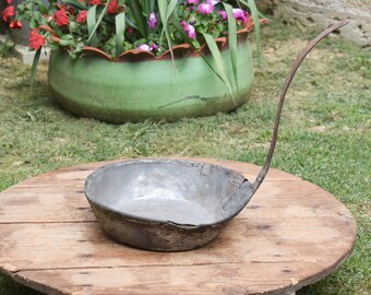 Antique Hand Hammered Copper Fry Pan with Iron Handle: Rustic Decor