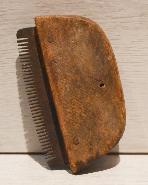 Ancien peigne / brosse à carder, en cuivre, berbère / ethnique, XIXème