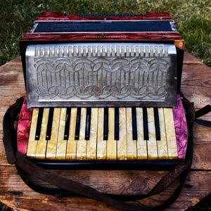 Rare Children Accordion, Vintage German Accordion, 32 bass accordion,Vintage accordion, Accordion for partial RESTORATION OR DECORATION