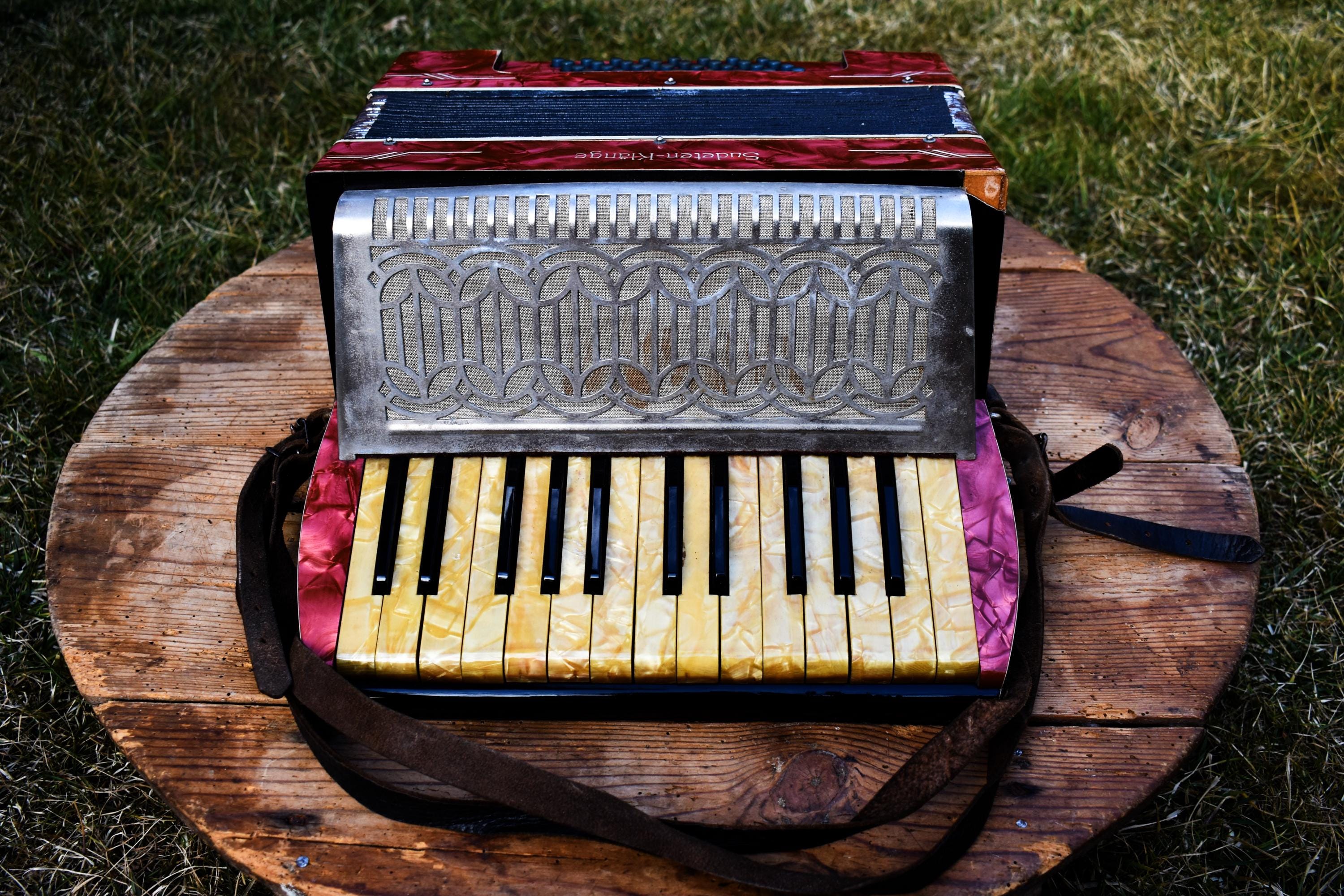 ヴィンテージ子供用アコーディオン：32ベース、ドイツ製、1960年代