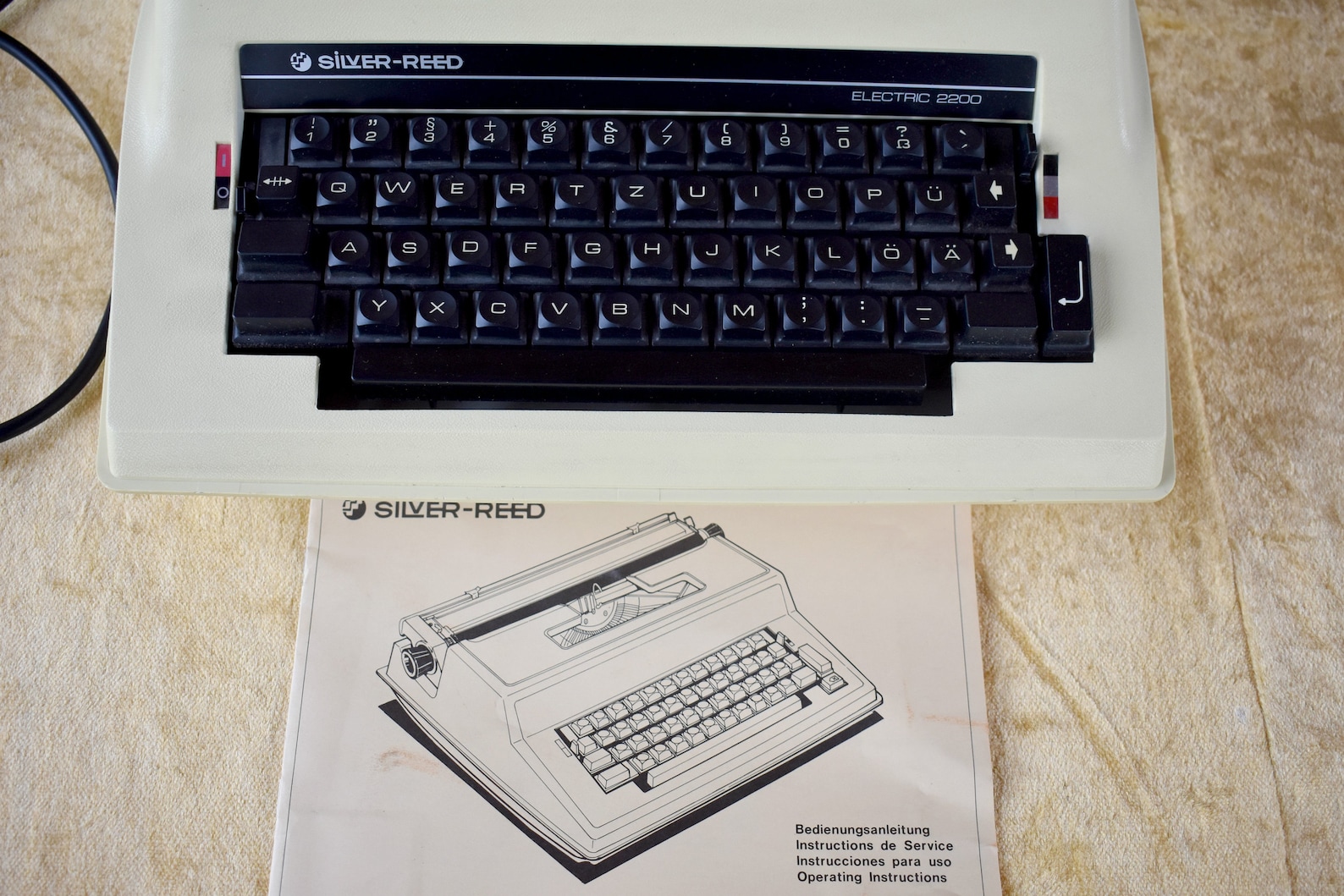 Vintage Typewriter Silver Reed Electric 2200 Old German Etsy