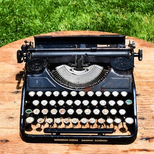Antique Continental Typewriter: 1930s German Decor - NOT WORKING