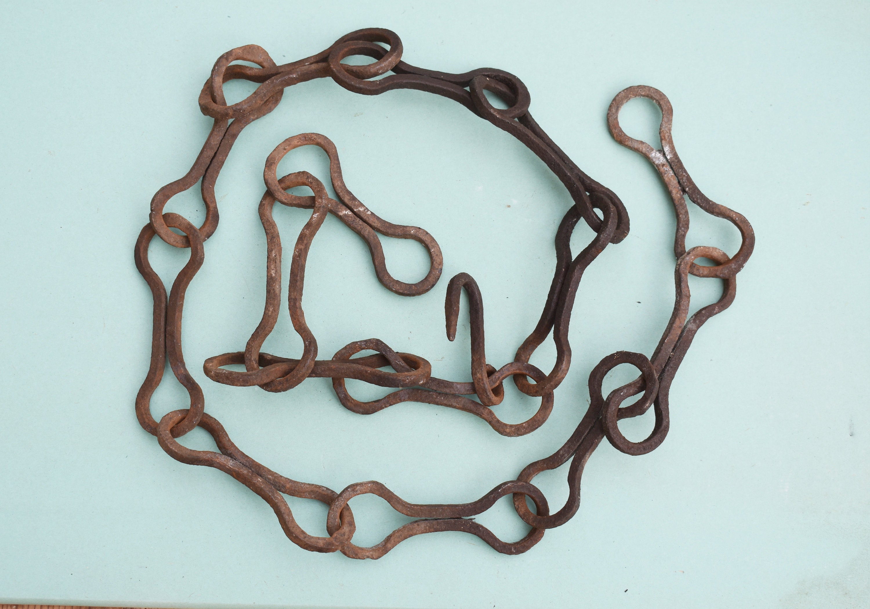 Antique Iron Chain for Fireplace, Hand Forged Wrought Iron, Primitive  Hearth Fireplace Chain, Wall Hanger, Iron Chain With Double Hooks 