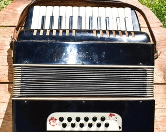 Vintage Weltmeister Accordion: 12 Bass, German Made Children's Instrument
