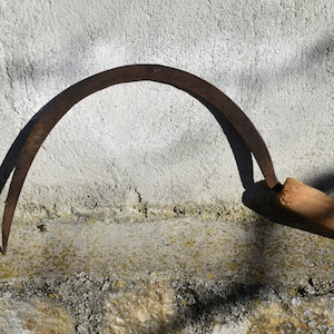 Antique sickle, Primitive sickle, Vintage sickle, Hand sickle, Hand tool, Farm decor, Old reaping-hook, Hand-held agricultural tool