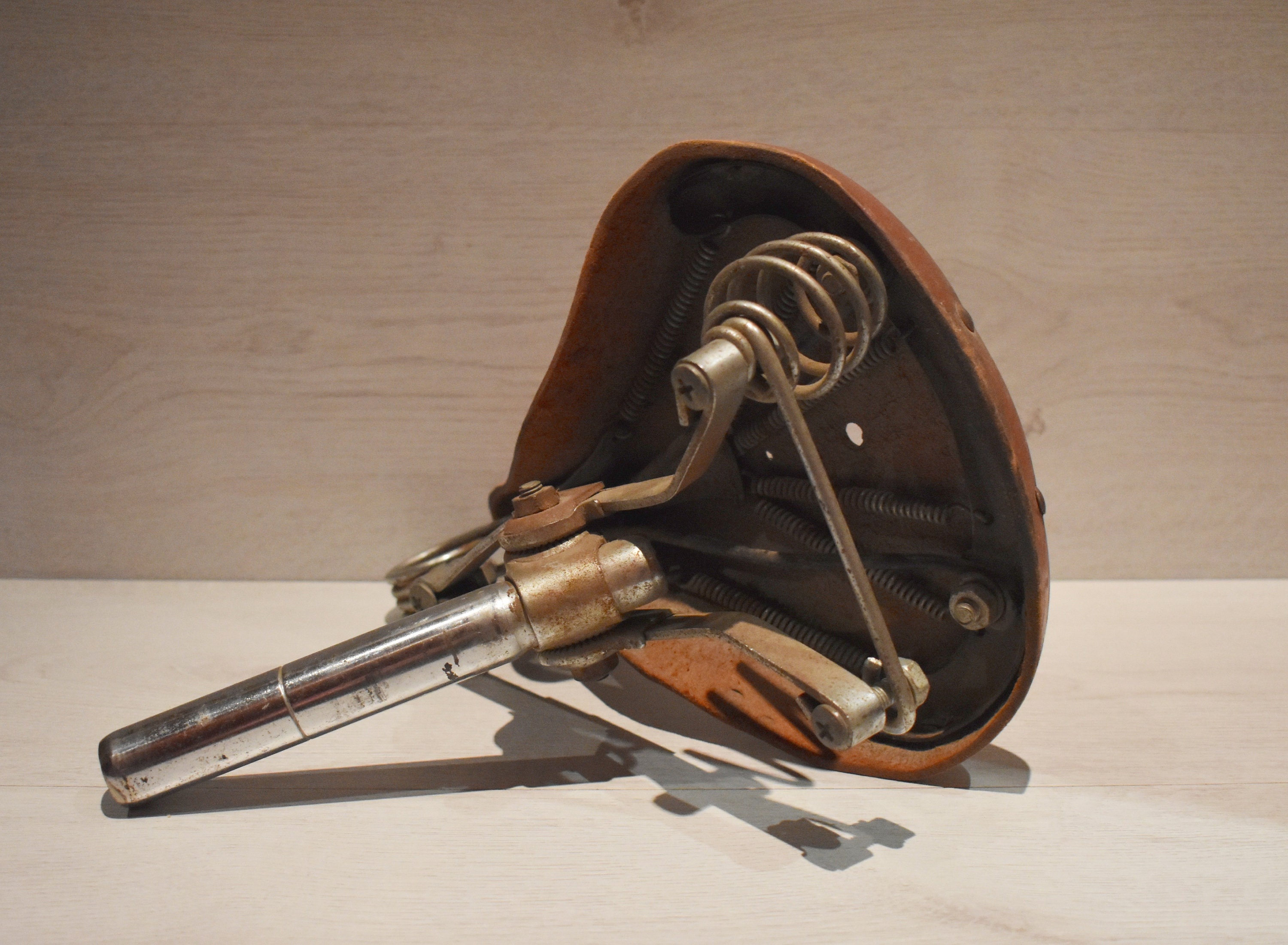 Ancienne Selle De Vélo En Cuir Marron – Longueur 27 Cm – Patine Vintage