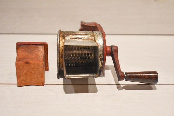 Vintage Walnut Grinder Retro Walnut Grinder Old Manual Nut Etsy