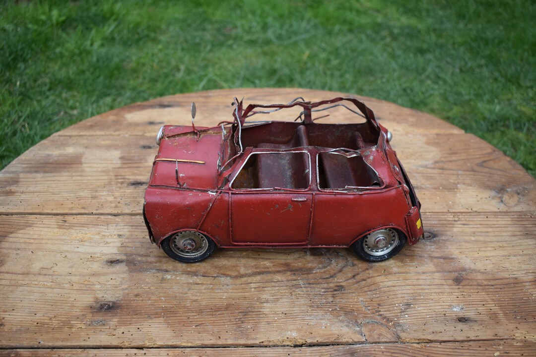 Ancienne voiture de collection, a friction, Métal-Grand modèle-Coffret d origine - Collection