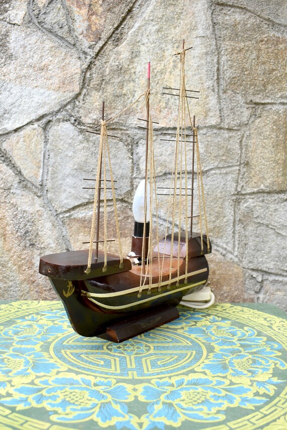 Vintage ship lamp deals