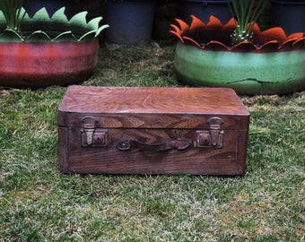 Vintage handgemaakte houten koffer: retrobagage uit de jaren 1930