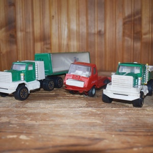Lot of 3 Vintage Toys, Lot of 3 pieces of metal toys,  An old toy, Vintage Toys, Vintage Collectibles toys, Vintage metal toy, Metal toy