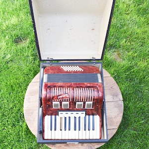 Vintage German Accordion, Weltmeister 40 Bass Accordion, Vintage Accordion, Accordion for RESTORATION OR DECORATION
