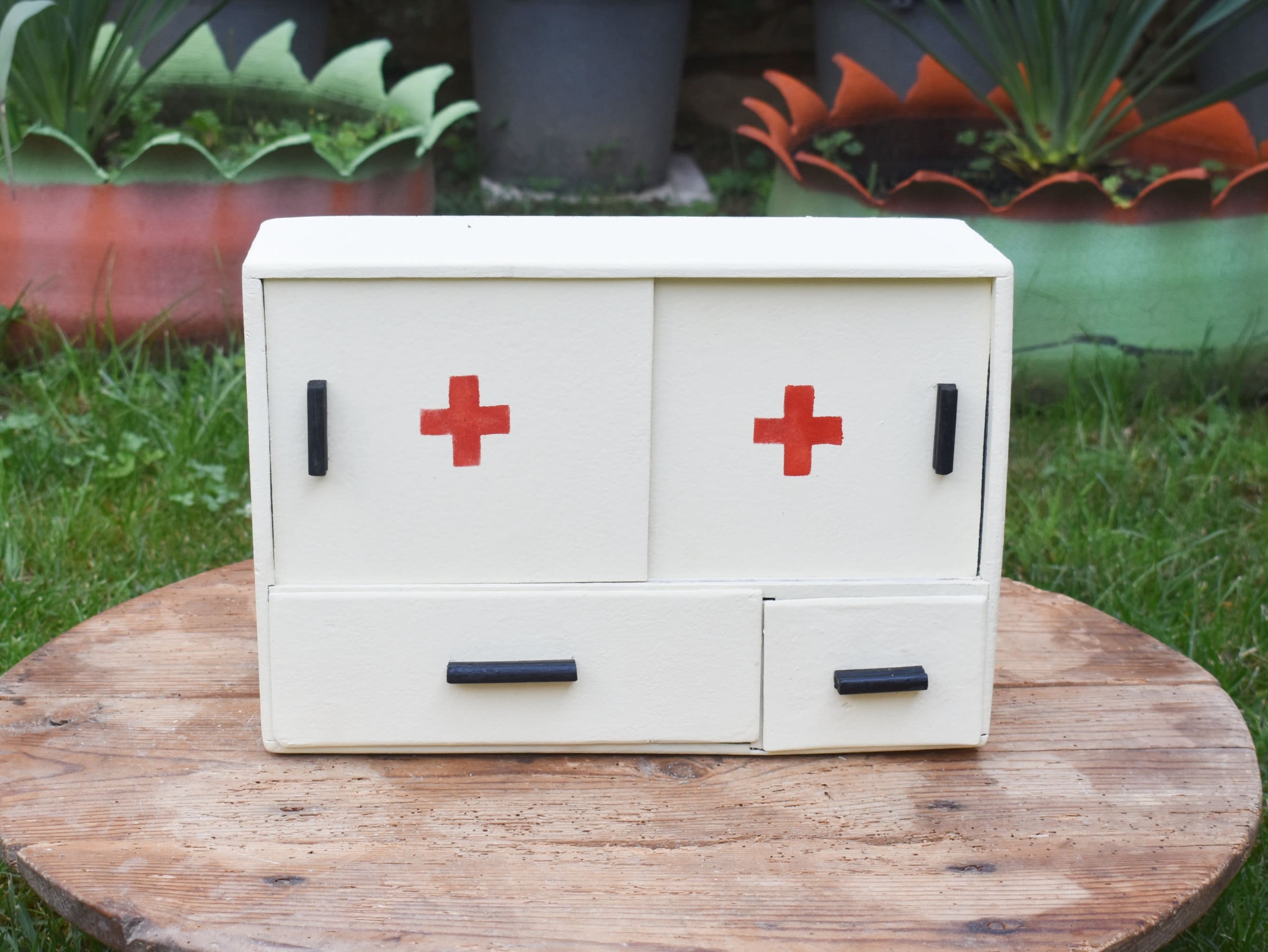 Ibuki 　古道具　ヴィンテージ　医療台 Vintage 1960s Wooden First Aid Kit - Hanging Medicine Cabinet