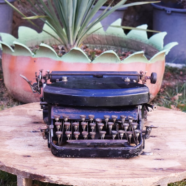 Typewriter ADLER, Antique typewriter, German typewriter, Typewriter from the 30s, NOT WORKING typewriter, Typewriter for decoration