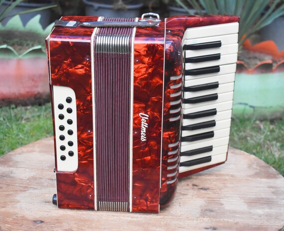 12 bass sale accordion