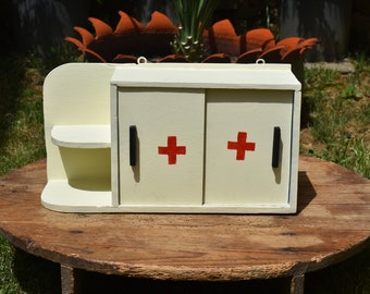 Vintage first aid kit, Wooden Medicine Cabinet, Hanging medical cabinet, Pharmacy cabinet, Medicine cabinet, 1970s Medicine cabinet