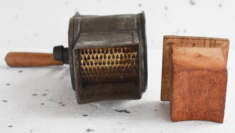 Big Vintage Walnut Mill Vintage walnut grinder Old manual | Etsy