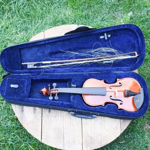 Old Violin, Souvenir Violin, Vintage Violin, Musical Instrument, Stage Accessory, Unique Musical Decor, Vintage Souvenir Violin with Case