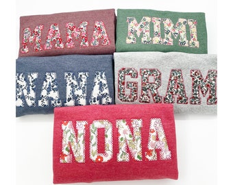 Besticktes Sweatshirt Geschenk | Muttertag | Frühlingskleid | Florales Nana-Shirt | Geburtstagsgeschenk, wählen Sie ein beliebiges Wort / einen Namen, Mama, Gran, Bebe