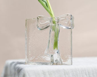 Vintage Handblown Ribbon Bud Vase