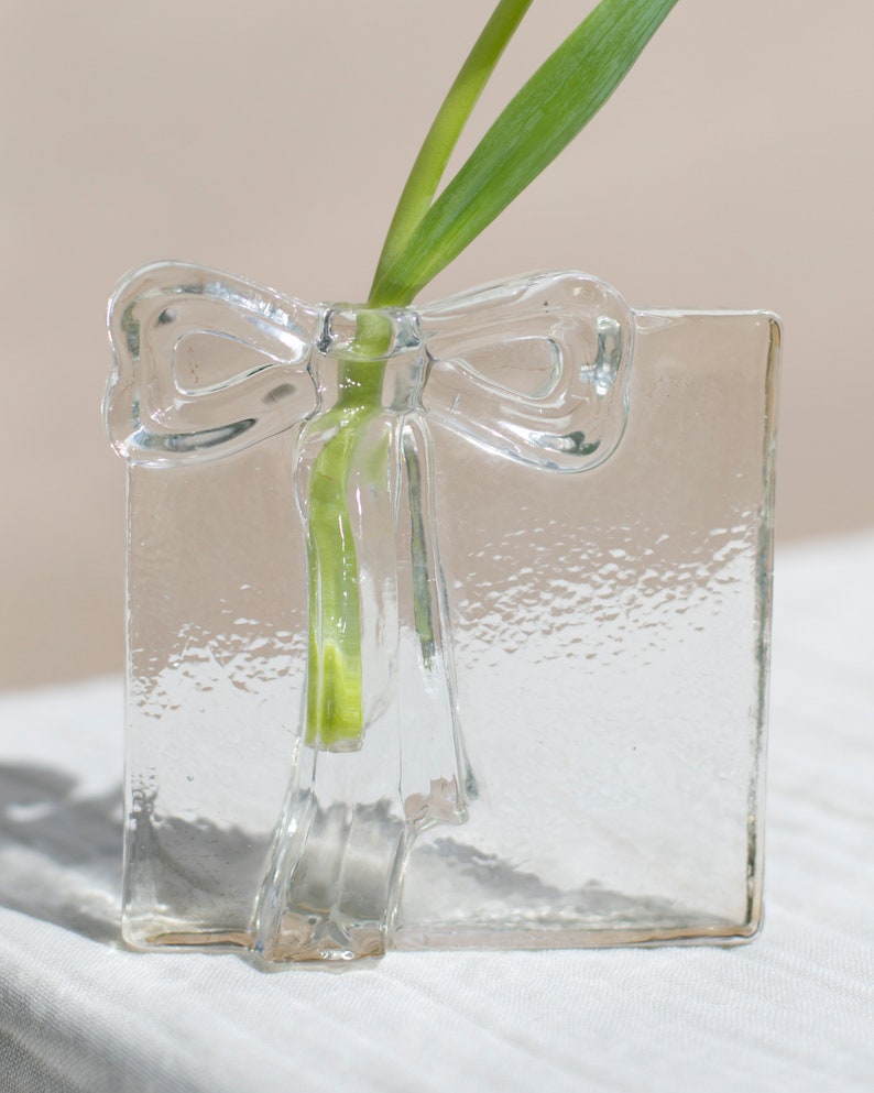 Vintage Handblown Ribbon Bud Vase image 5