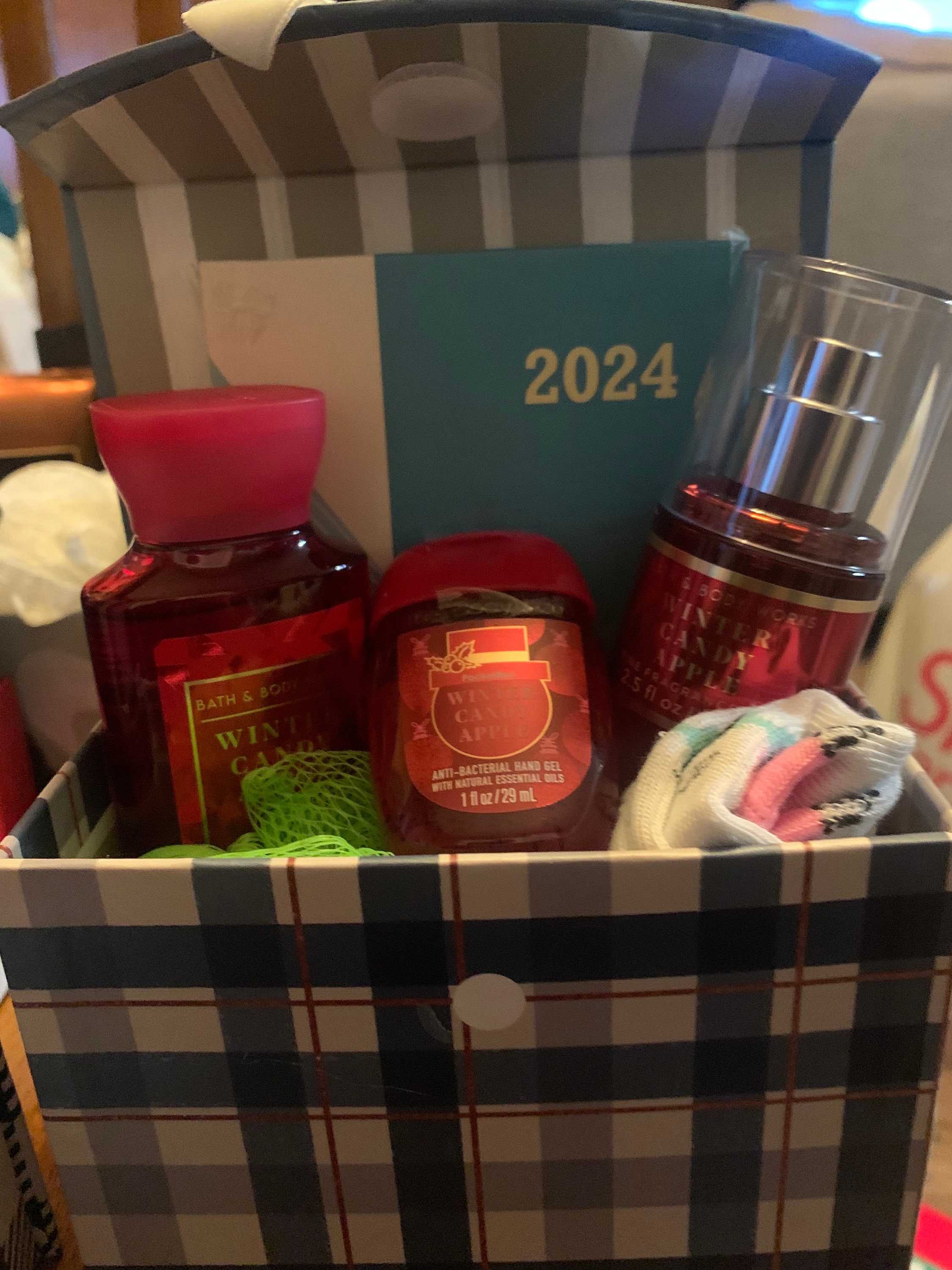 Champagne Toast or A Thousand Wishes for bridesmaids gifts?? :  r/bathandbodyworks