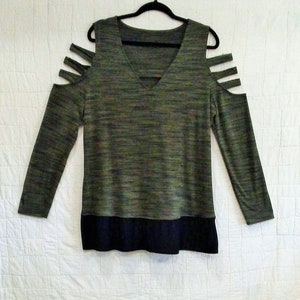 Tunika w kolorze oliwkowym XL -2XL