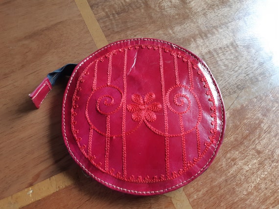 Vintage 1970s unusual circular embroidered handbag