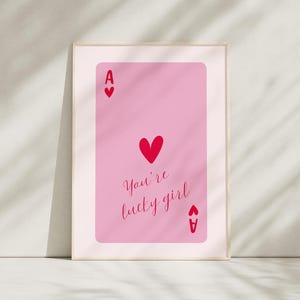Stampa Lucky Girl Syndrome, stampe poster preppy, asso di cuori stampabile, stampa carte da gioco retrò, arte murale rosa alla moda, poster Lucky Girl