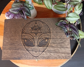 Alien gift Box, Wooden box with Alien Head, UFO trinket box, Alien Gift, Alien stuff, fun gift for UFO Hunters, I believe in UFOs, UAP gifts