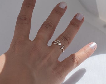 Celebrity ring. Delicate stackable ring. Modern. Sterling silver handmade. 925. Arrow. Open ring.Minimalist silver ring.