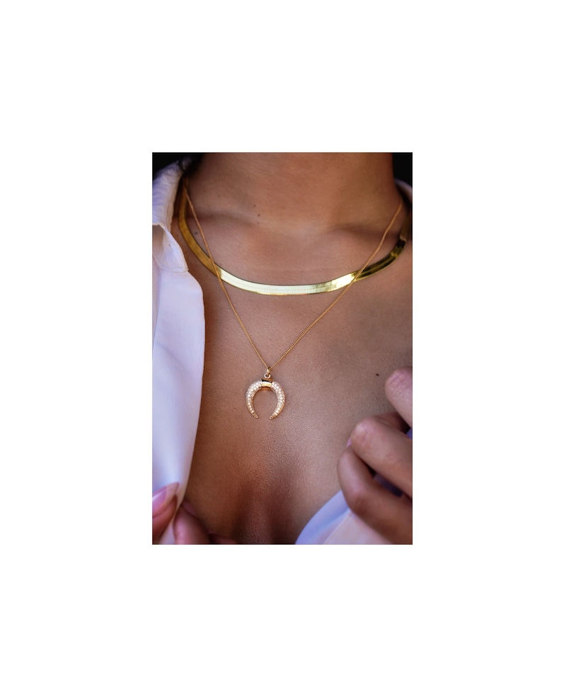 Horn Necklace Gold Double Horn Necklace Upside Down Moon Talisman Jewelry Birthday Gift Her Crescent Moon Layering Chain Amulet Good Luck Thick Curb Chain
