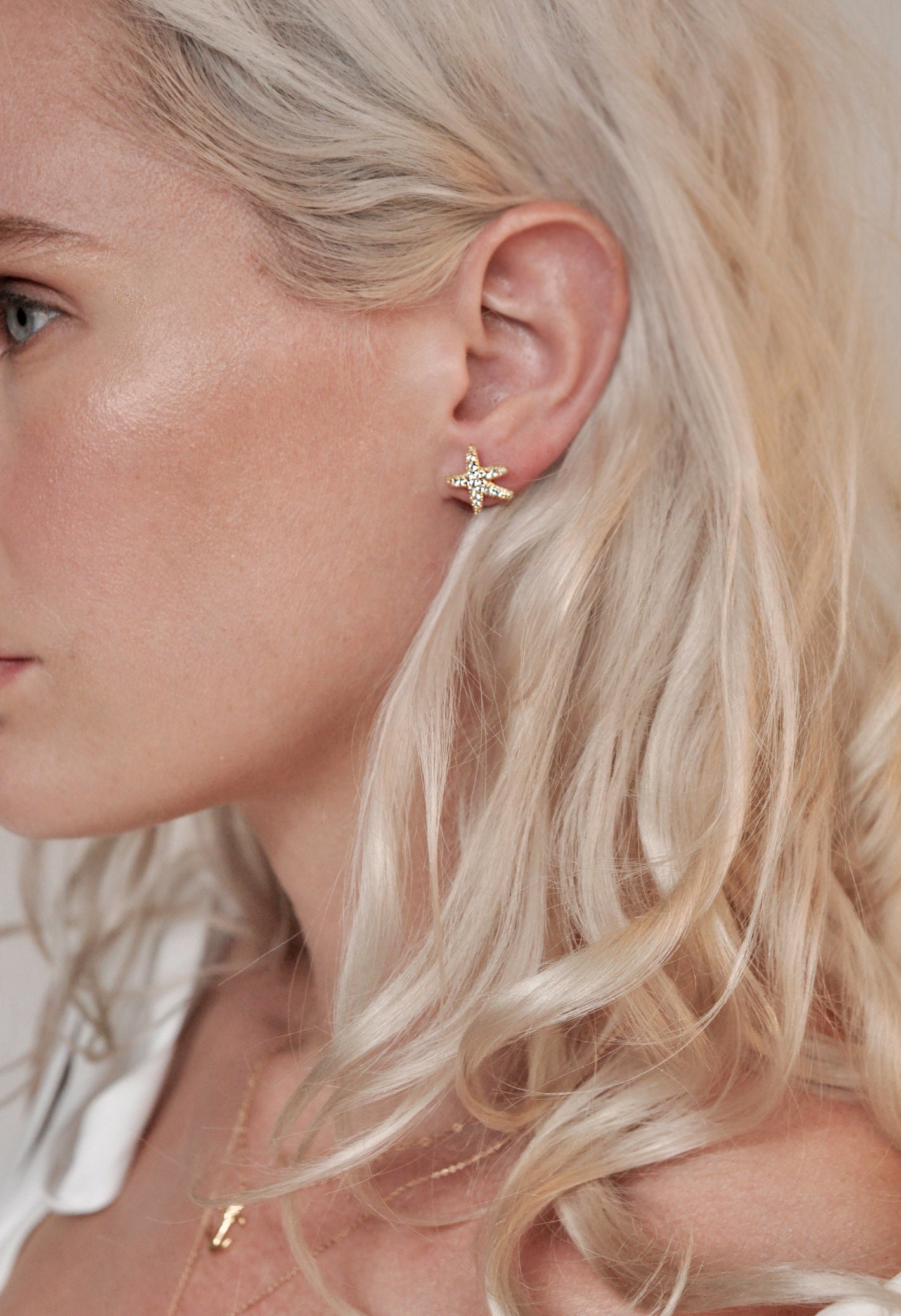 Orecchini a bottone a forma di stella marina celeste, orecchini delicati in oro 18k con texture, gioielli costieri minimalisti, orecchini boho, regalo di compleanno per donna - Italia