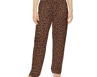 Pantaloni del pigiama con stampa leopardata: comodi indumenti da casa da donna