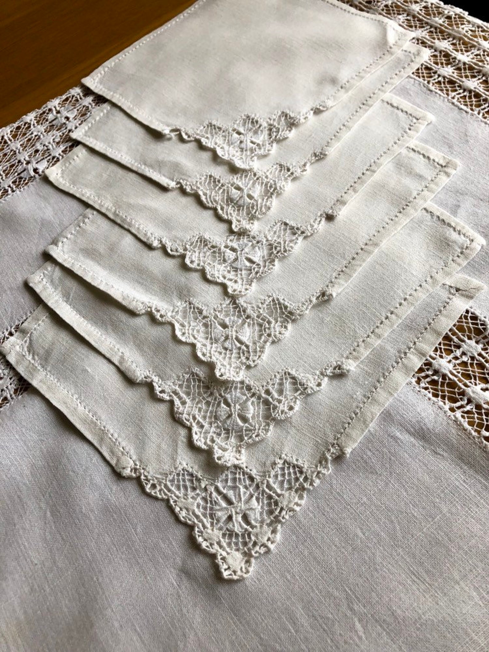 Stunning vintage maltese bobbin lace tablecloth with 6 | Etsy