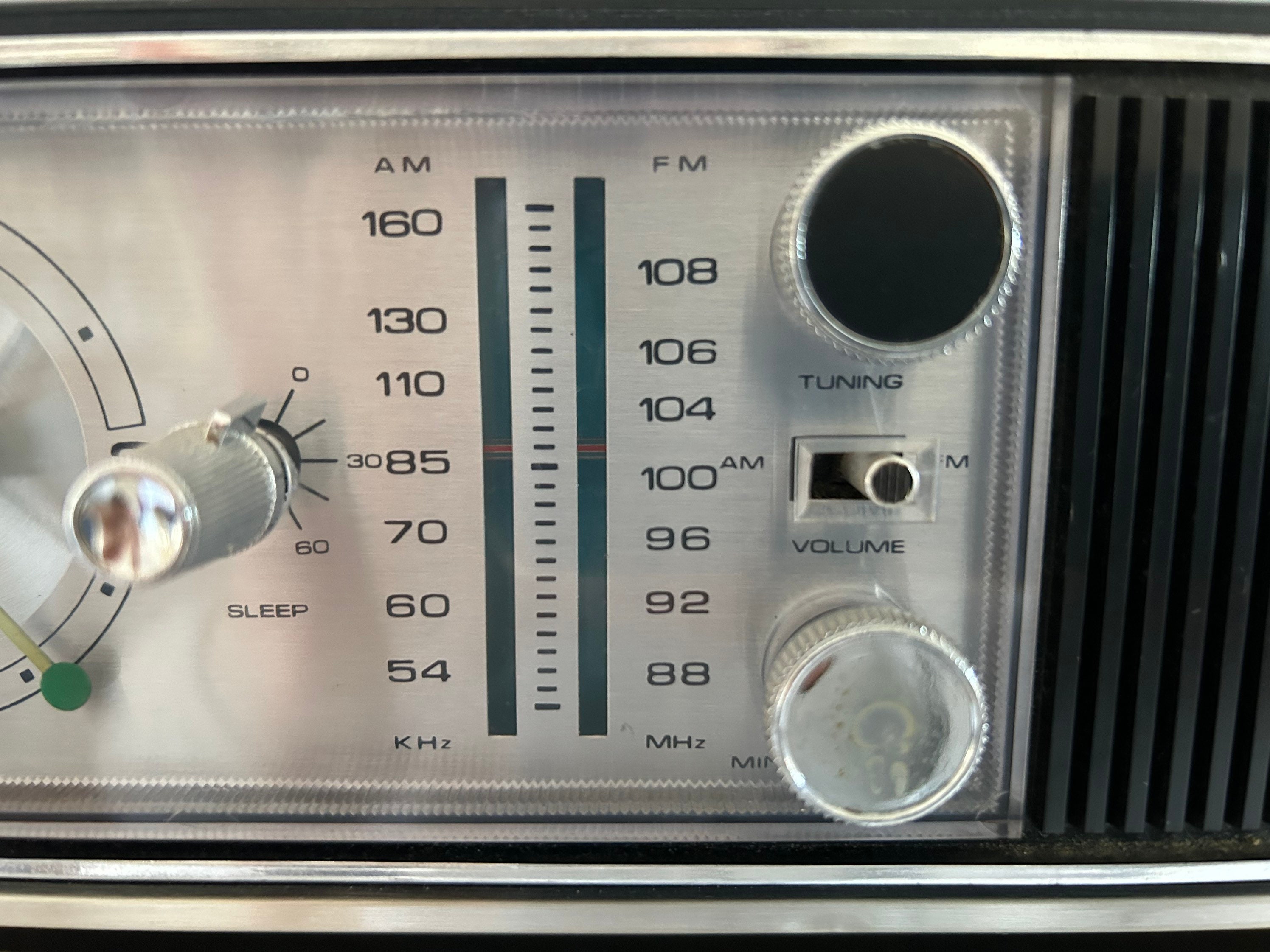 Vintage Soundesign AM/FM Analog Clock Radio Snooze and Sleep Etsy