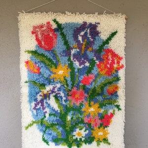 Latch Hook Rug Floral Wall Hanging Flowers Vintage