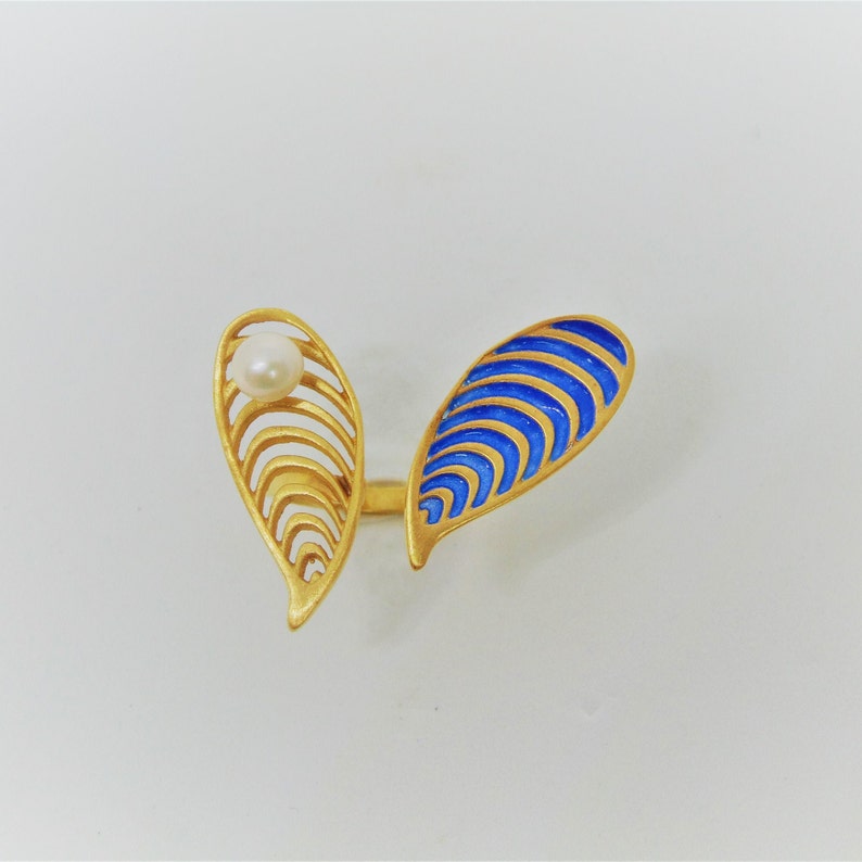 Shells and pearl gold ring in 925 sterling silver