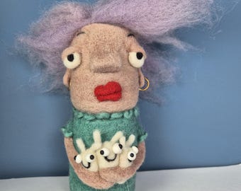 Needle Felted Monster Mama Sculpture – Whimsical Wool Art Doll with Babies