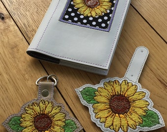 DIY-DIGITAL FIL - Broderidesign fylld med solrosor - Anteckningsblocksskydd och tryckknappsflik / nyckelring med maskinbroderidesignfil