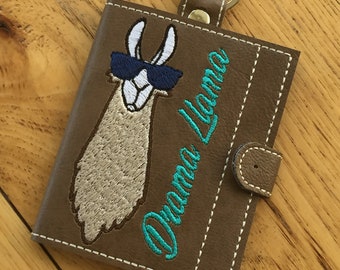 DIY-デジタルファイル - ラマとドラマ ラマ ウォレット - ギフトカードホルダー スナップタブ / キーホルダー ITH 機械刺繍デザインファイル