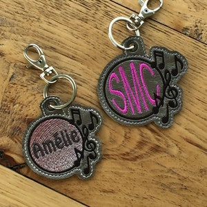 DIY-DIGITAL File - Music notes with circle Snap tab / Key fob / Bag tag  ITH Machine Embroidery Design File In the hoop