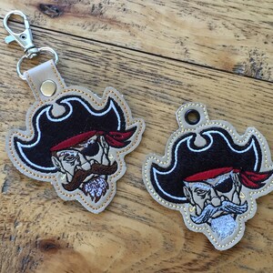 DIY-DIGITAL File - Pirate Face with hat - Snap tab / Key fob / Bag tag  ITH Machine Embroidery Design File In the hoop