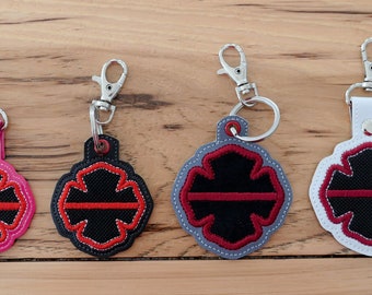 DIY-DIGITALE BESTAND - Brandweerman Terug het Rode Maltese Kruis, Applique kruis - 4x4 hoepel - Snap tab / Key fob ith Machine Borduurwerk Design File