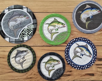 DIY-DIGITAL FILE - 5x7, 6x10, 8x10 hoepels - Tuna Fish Mug Rug Coasters met appliqué & center opties - ith machine borduurmotief